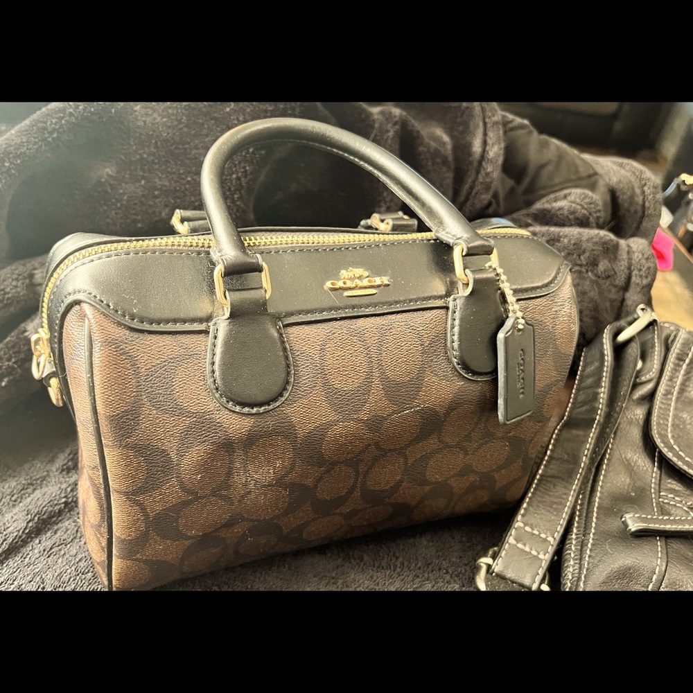 Cute used Coach purse!